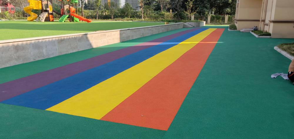 山東奧美佳幼兒園EPDM彩色顆粒塑膠跑道助力幼兒活動(dòng)安全